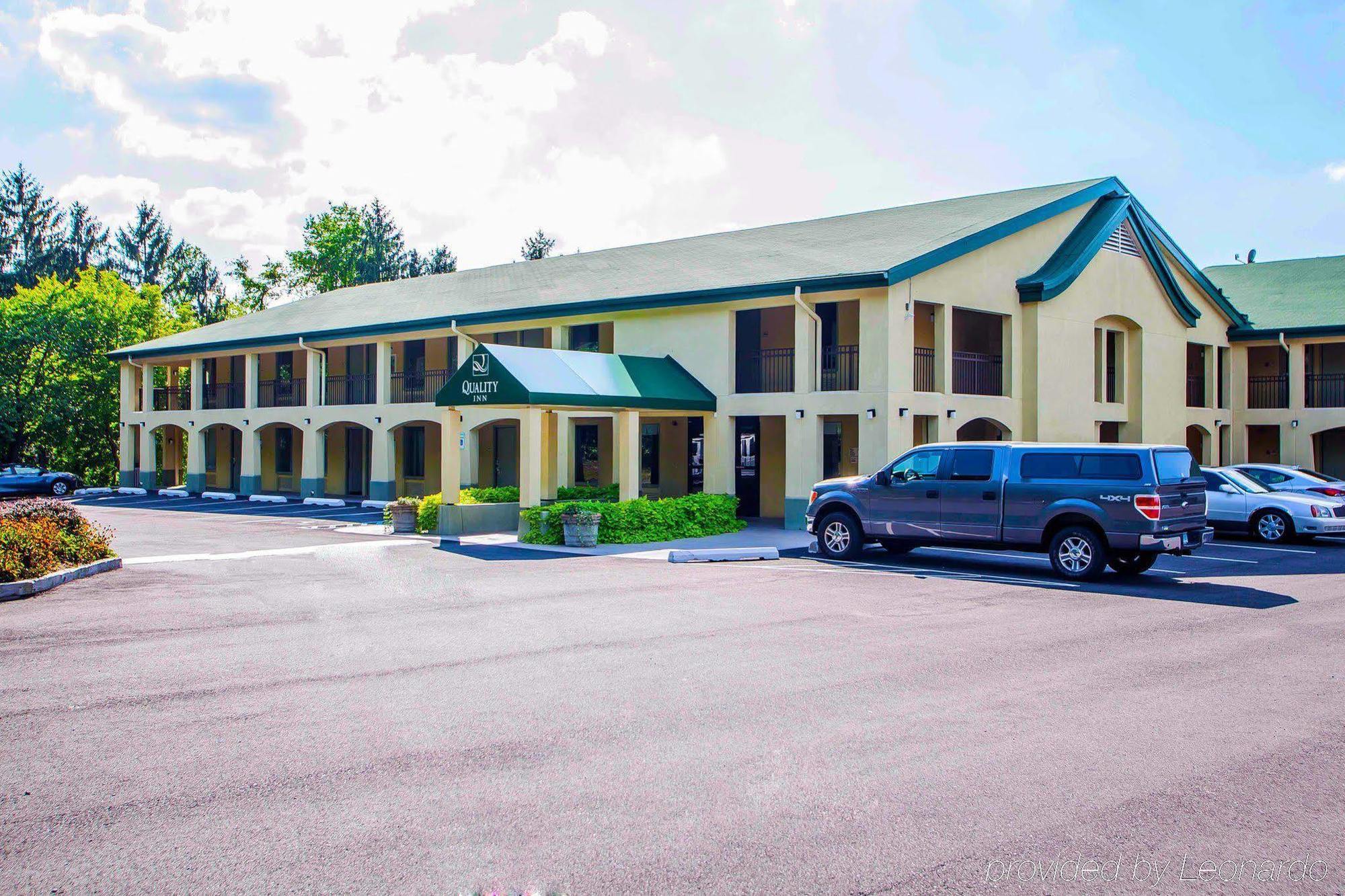 Mcintosh Inn Media Exterior foto